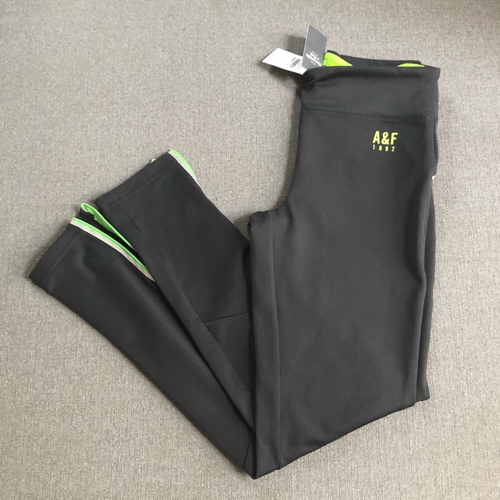 NWT Abercrombie & Fitch workout pants small